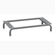 Klädskåpsstativ B=900 mm i stabil metallkonstruktion för att lyfta skåp och underlätta hygien och städning.