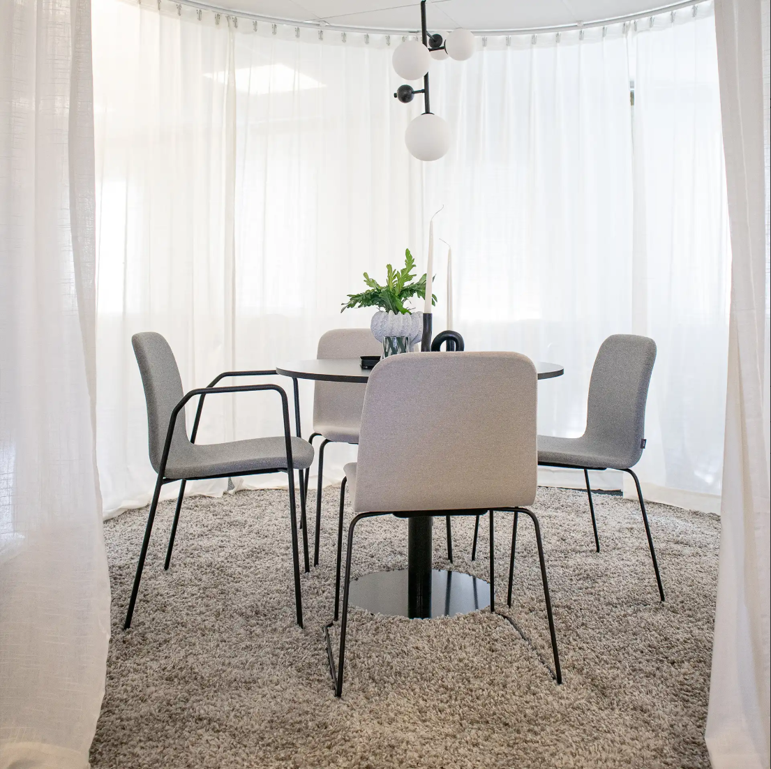 Lövhult stol, karmstol