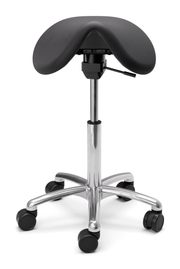 Sadelstol Polo M, Svart med fast tvåspaksmekanik för aktiv sittställning och justerbar höjd i arbetsmiljö.