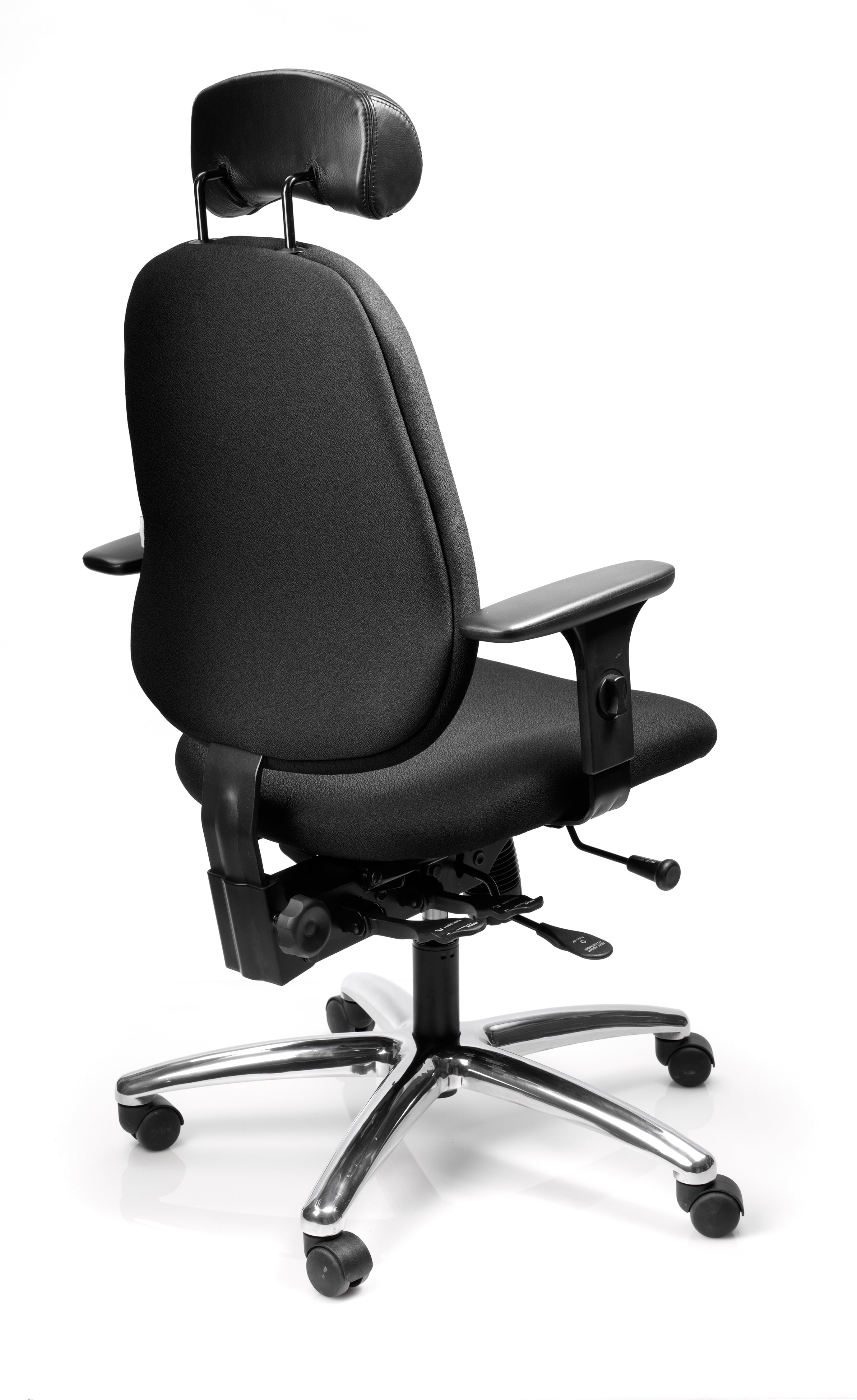 Kontorstol Ronna, nackstöd & armstöd, Svart med justerbar sits, rygg och armstöd för ergonomisk kontorsanvändning.