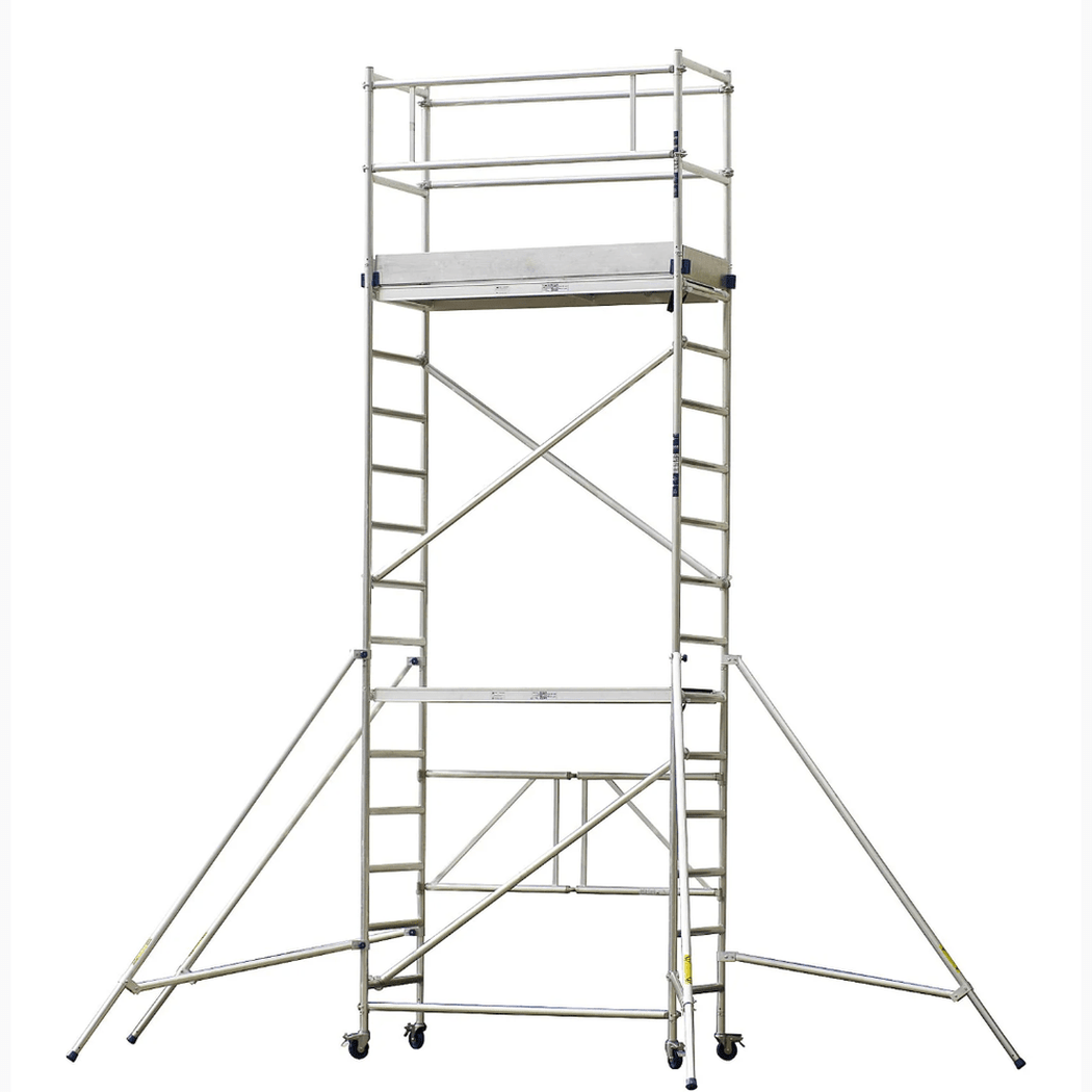 Rullställning, 1m-5,8m i aluminium med justerbar arbetshöjd och stabil konstruktion för bygg- och renoveringsarbete.
