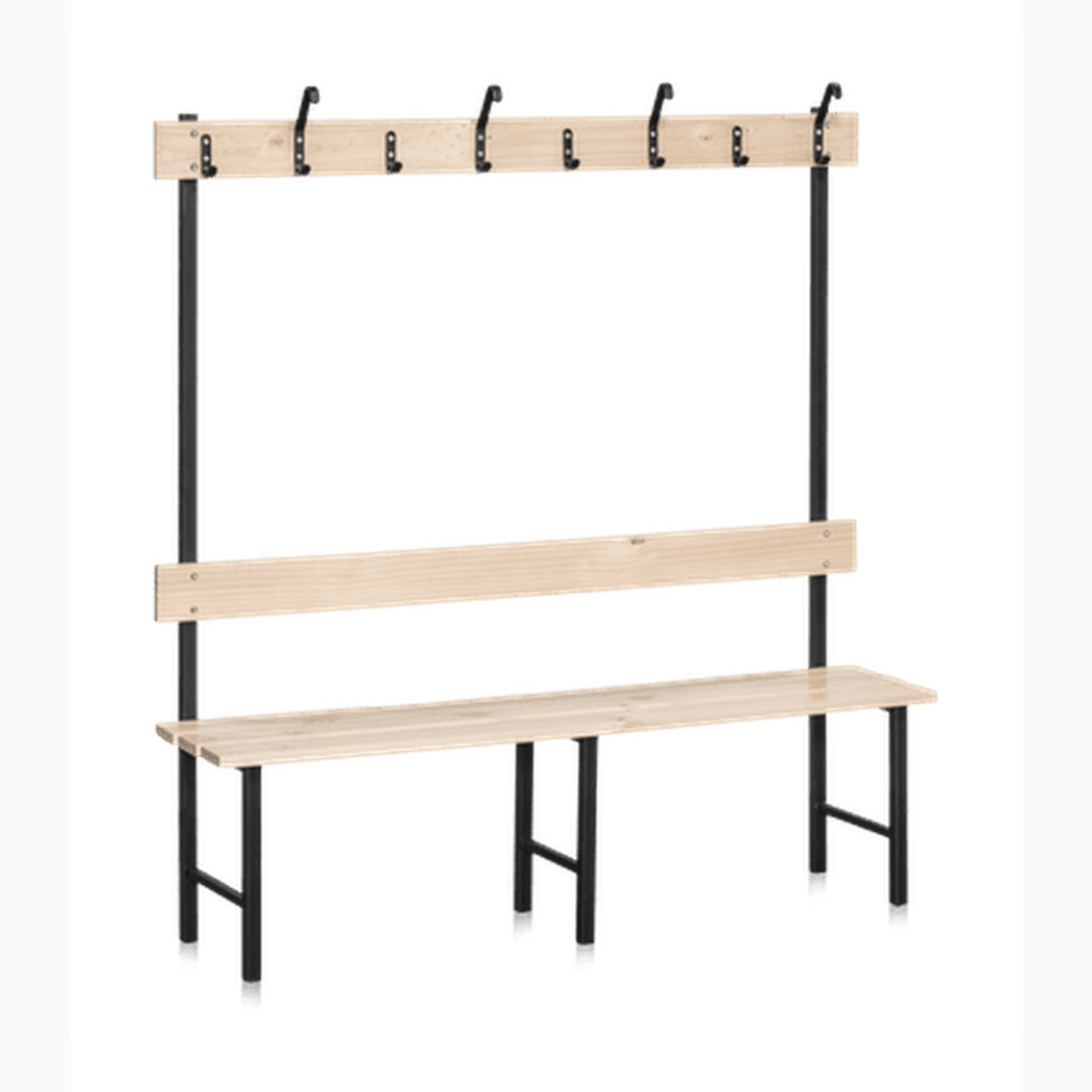 Sittbänk Enkelsektion 1000-2000 mm Furu med svart underrede, ryggbräda och kroklist i klarlackad furu.