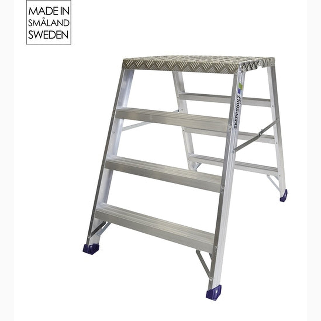 Arbetsbock Industri med stor plattform i aluminium med stabil design och förstärkningsstag för säkert arbete.