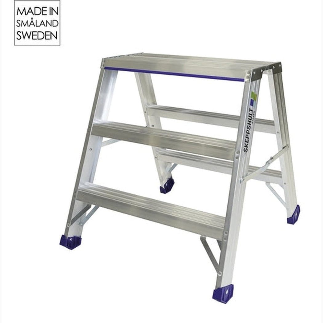 Arbetsbock, aluminium med stabil plattform, förstärkningsstag och lätt konstruktion för bygg och renovering.