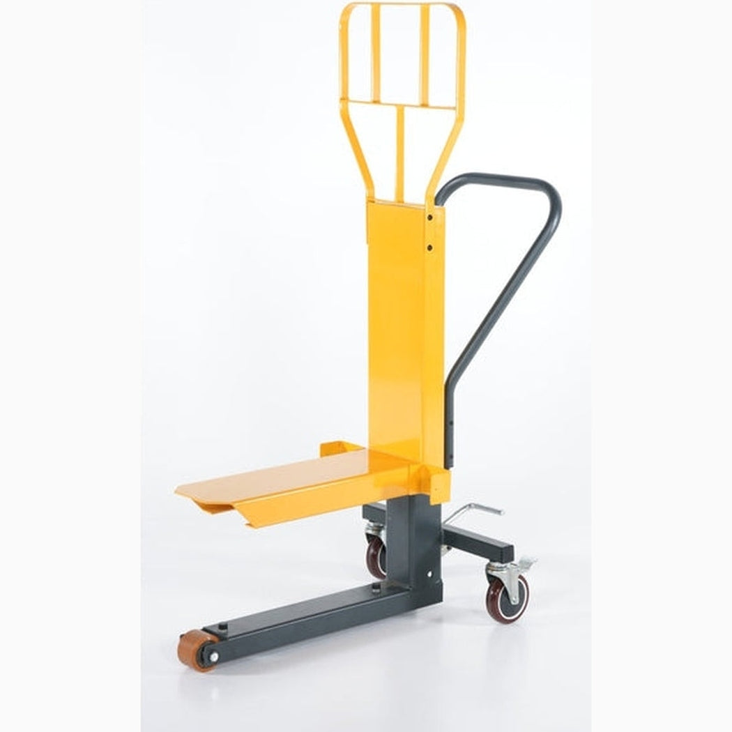 Butiksgaffellyftvagn för 1/4 pallar 250kg gul med mekanisk höjning för effektiv pallhantering i butik och lager.