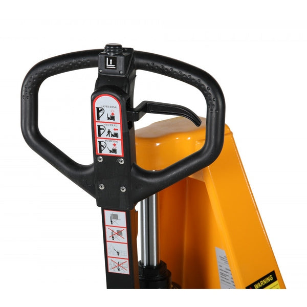 EL Saxlyftvagn, 1000kg, 540x2000mm, singel/poly med ergonomiskt handtag för effektiv hantering och lyft av tunga laster.