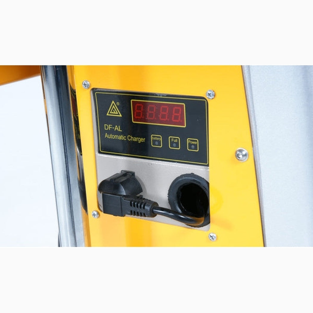 Elektrisk ministaplare, 400kg, 1200-1500mm med inbyggd laddare och digital display för effektiv laddning och drift.