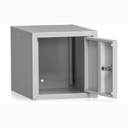 Förvaringsbox 275x275x355 mm i robust stålplåt med cylinderlås för säker förvaring av värdesaker.