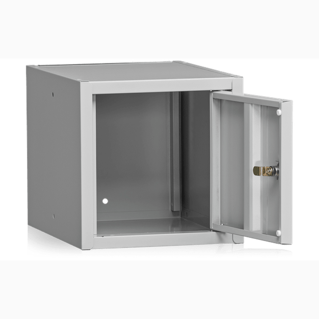 Förvaringsbox 275x275x355 mm i robust stålplåt med cylinderlås för säker förvaring av värdesaker.