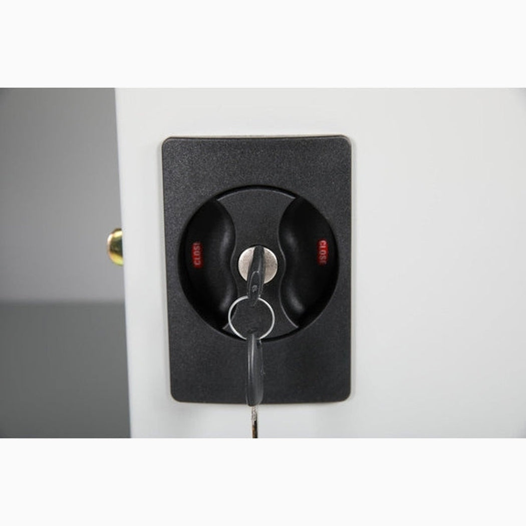 Förvaringsskåp, 2000x1000x500, Blå med spanjolettlås och nyckel för säker förvaring av värdesaker.