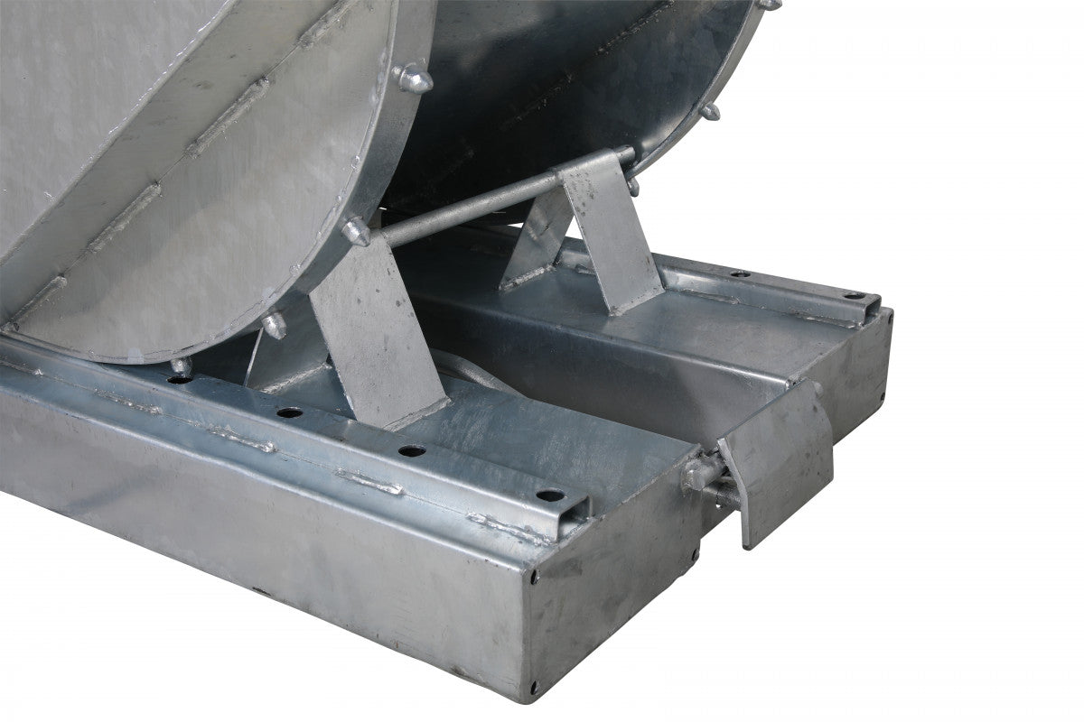 Galvaniserad tippcontainer, 600 liter, 2500kg med robust stålkonstruktion och tippfunktion för effektiv avfallshantering.