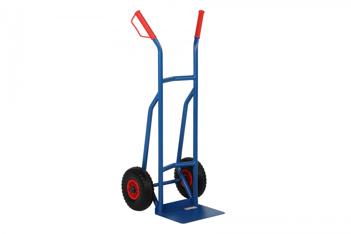 Kraftig magasinkärra, 350kg med robust konstruktion och ergonomisk design för effektiv och säker transport av tunga laster.