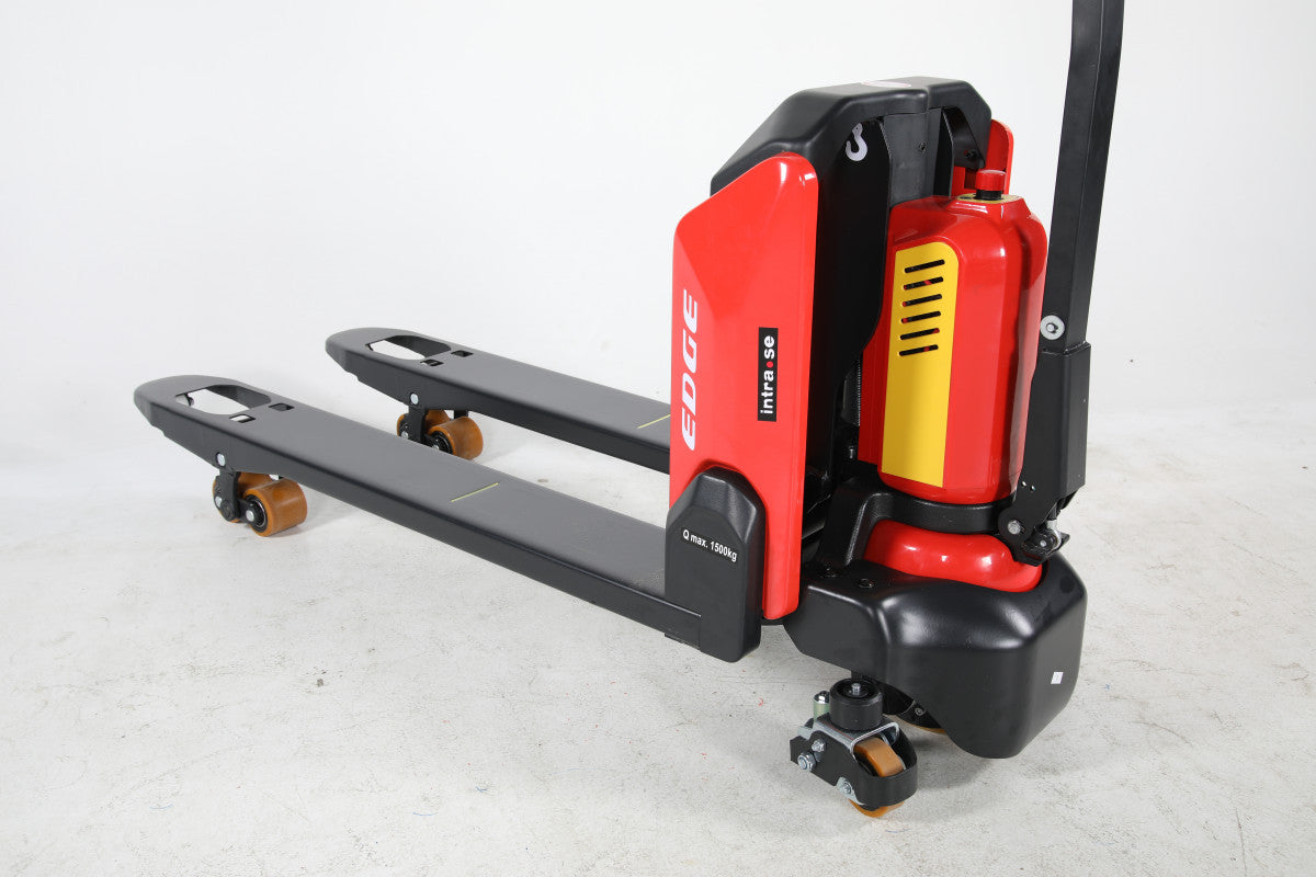 Motorlyftvagn Edge 1500kg med robust design och måtten 540x1150mm, perfekta för industriell lyft och transport.