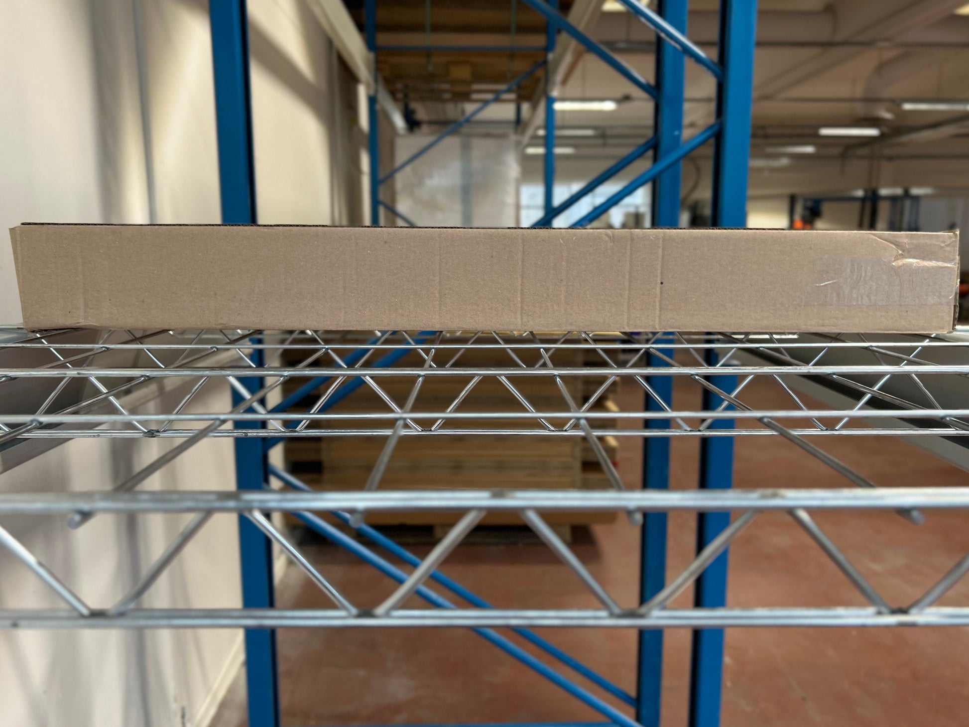 Nätplan pallställ 890x1100mm, Galv för förvaring av lättare gods med säker nätplattform och godkänd belastning.