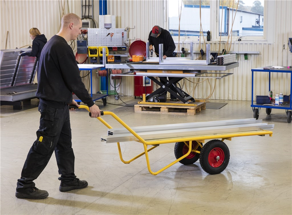 Perrongkärra, 2326x615x775mm, 400kg, Gul, robust transportvagn med tryckimpregnerat flak och starka hjul.