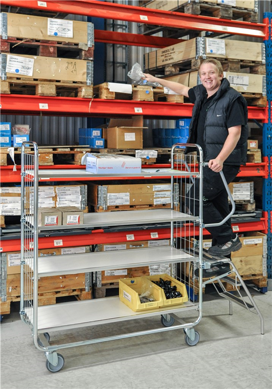 Plockvagn, E-handel, 4 hyllplan, elförzinkad med justerbara hyllor och 250 kg kapacitet i lager.