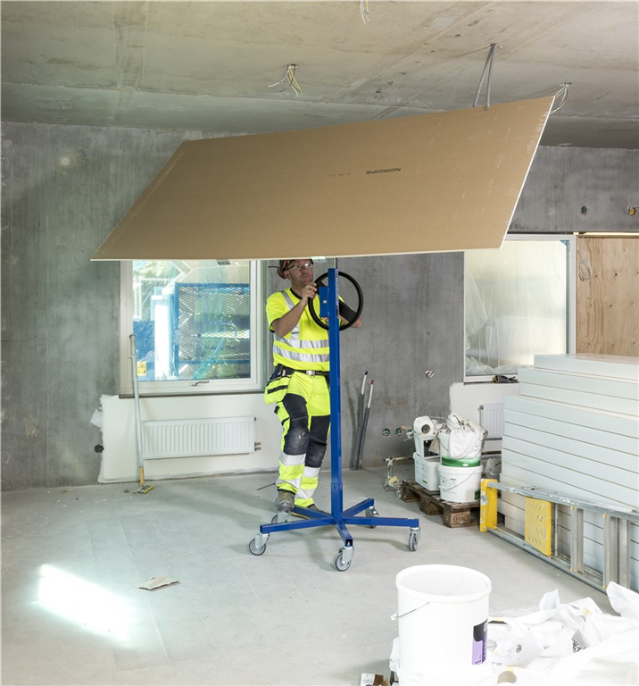 Skivlyft 1820x800x1790-3000mm, Lutande eller rakt tak, justerbar och stabil för säkra skivinstallationer.