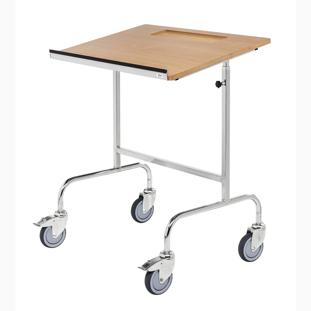 Skrivpulpet, justerbar höjd 570x800x1300mm med lutande bordsskiva och fyra länkhjul för flexibel användning.